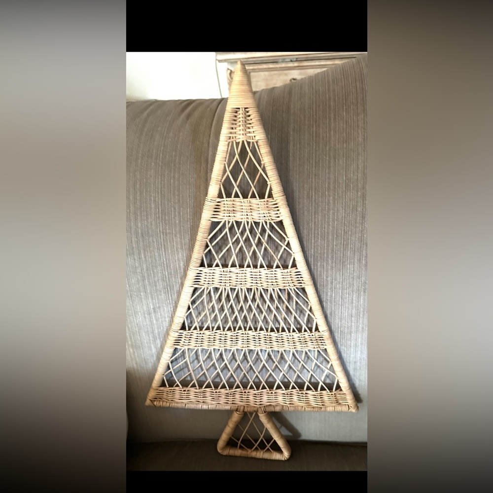 Handmade Mid-Century Modern Woven Boho Natural Wicker Holiday Tree Jewelry Decor - Picture 8 of 8